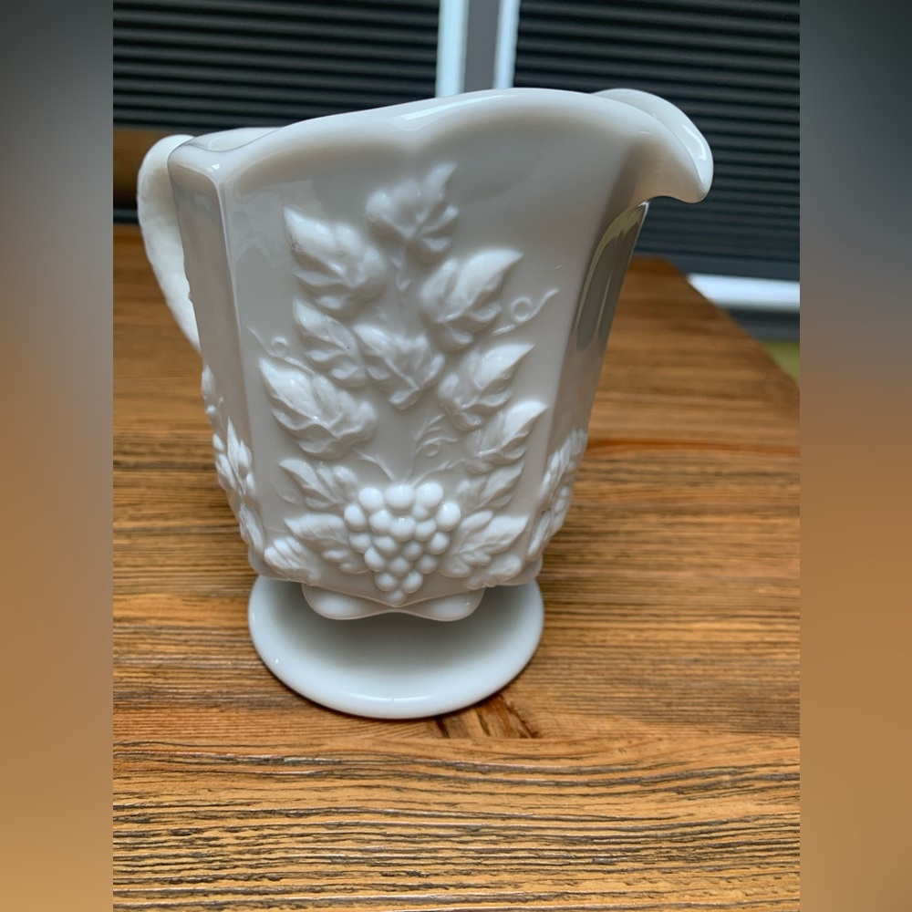 Westmoreland White Milk Glass Creamer - Picture 11 of 12